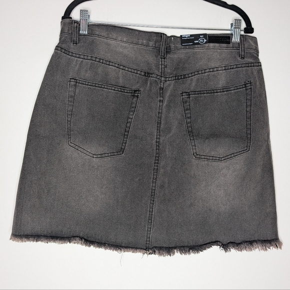 New Umgee Frayed Hem Black Denim Skirt XL 1X - Picture 4 of 5